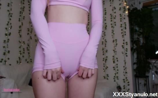 DestinationKat - Workout Wear Surprise For My Editor [FullHD]