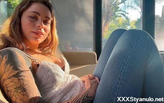 Amateurs - The Right One [FullHD]