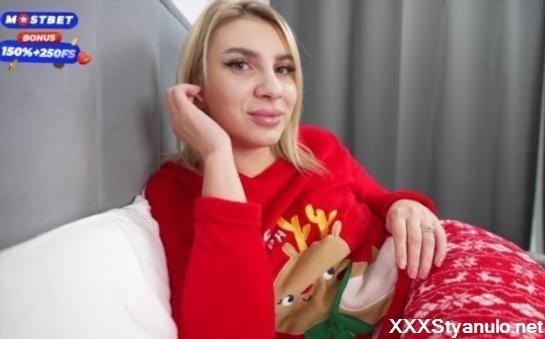 Jenny Lux - Step Mom Gives Herself To Step Son As Perfect Christmas Gift [FullHD]