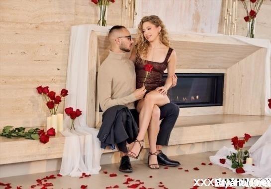 Summer Kline - Stunning Blonde Has The Most Intense Orgasms [SD]