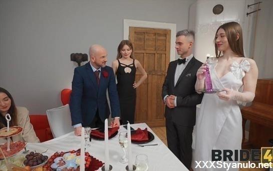 Miss Sunset - Give Us A Kiss! [SD]