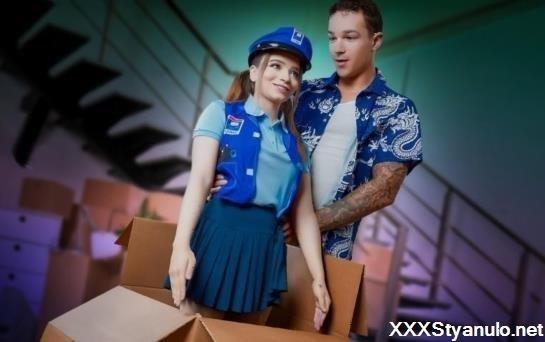 Selina Imai - Why Did You Order A Sex Doll That Looks Like Me?! Little Mailwoman Gets A Big Package [SD]