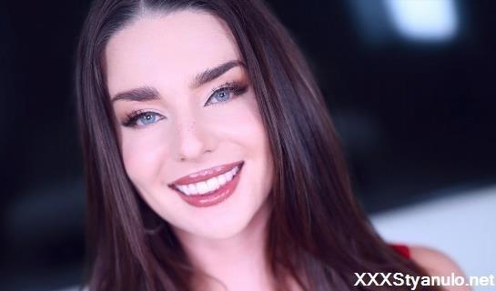 Maddie Wren - Sweet Nurse Maddie Wren Meets The Amateur Allure Couch [FullHD]