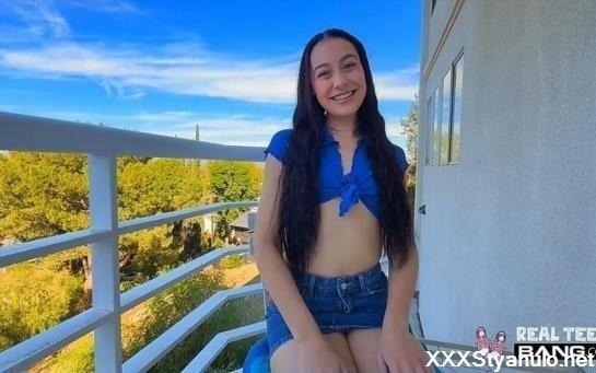 Dolly Paige - Dolly Paiges Public Exposure And Raw Doggy Fuck [SD]