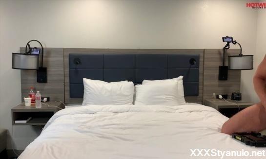 Hotwife Brooke Blaze - Daddys Pussy Tripod View [FullHD]