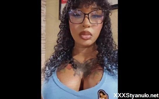 TopNotchCreamQueen - Horny Ebony Babe Fucks Uber Driver While On The Way Home To Her Boyfriend [SD]