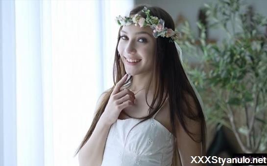 Mia River - Feeling A Little Tense [SD]