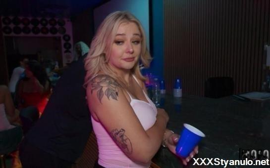 Lucky Kay Love - Getting Lucky At The Lounge [SD]