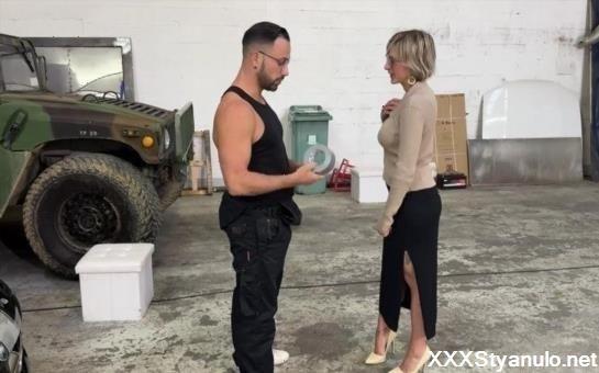 Didine - Shows Off Her Beautiful Body [SD]