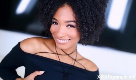 Addis Fouche - Amateur Allow Welcomes Addis Fouche, A Gorgeous Marketing Associate Sucks, Fucks And Swallows [FullHD]