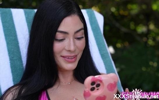 Sienna Santana - Cant Say No To Stepmom [SD]