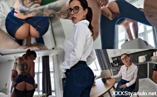 Ghomestory - My Stepsister Was Going To An Interview, But I Tore Her Jeans And Ass! [FullHD]