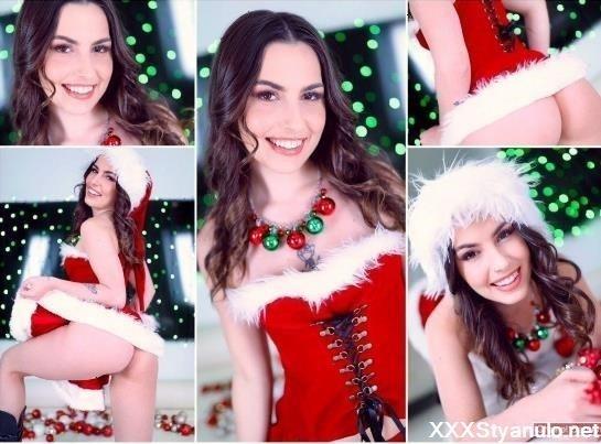 Chanel Camryn - Chanel Camryn Returns To Amateur Allure For A Holiday Suck And Fuck. Featuring A Surprise Gift! [SD]