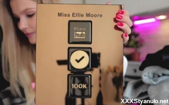 Miss Ellie Moore - Unboxing 100,000 Subscribers From Pornhub [FullHD]