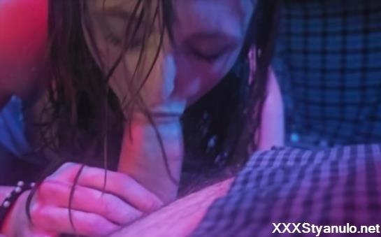 Vinnymacndelilah - Delilah Gets Mouth Fucked By 2 [FullHD]