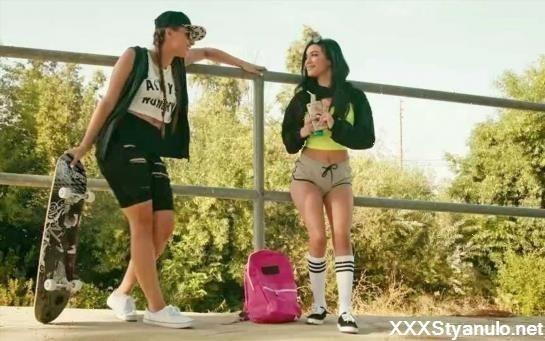 Gia Derza, Savannah Sixx - Web Young [FullHD]