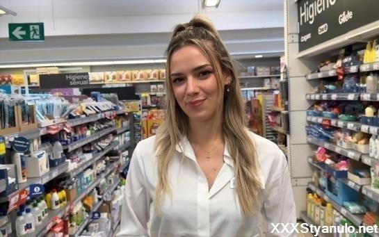 Hope Heaven - Supermarket Customer Gets More Than He Came For [FullHD]