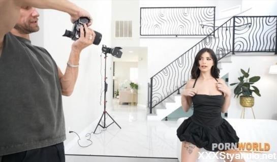 Asteria Jade, Vince Karter - Stunning Model Asteria Jade Takes A Pussy And Ass Pounding From Stud Photographer [FullHD]