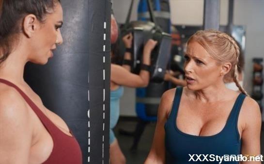 Danielle Renae, Raissa Bellini - A Pair Of Knock-Out Milfs [SD]