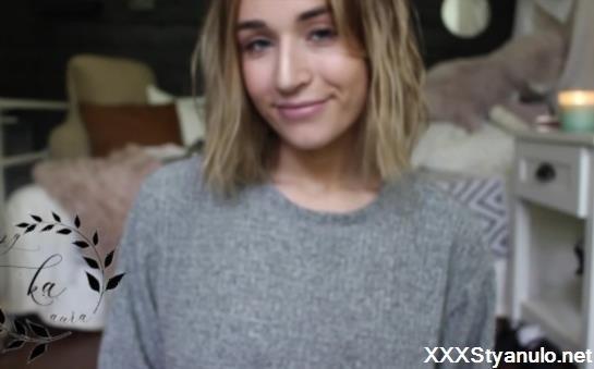 KingAuraTV - Busty Goddess Puts You Under Her Spell [FullHD]