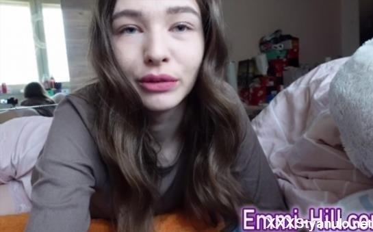EmmiHill - Feet Fetish! Skinny Teen Shows Her Feet [HD]
