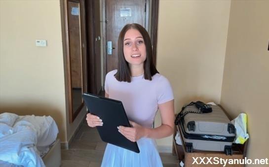 AvaDyson - The Hotel Manager Did A Great Job Handling The Customers Complaint. [FullHD]