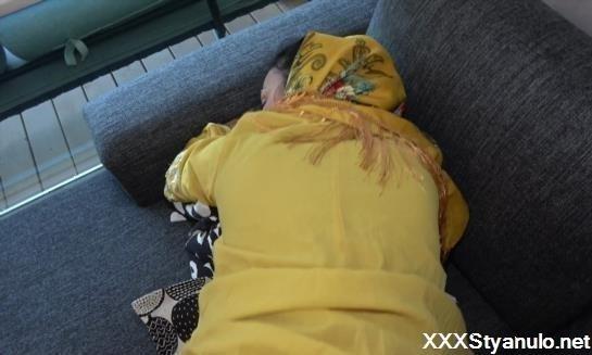 Qombol - A Woman With A Hijab With A Big Ass Gets Fucked In A House And Swallows The Whole Cock [FullHD]