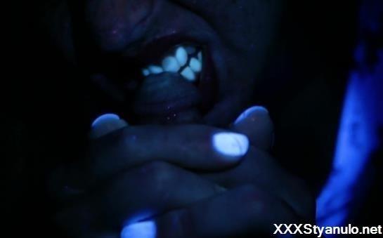 AmarullaHot - Ultraviolet Blowjob Pov [FullHD]