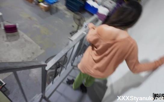 Gigi Lysette - Fucking In The Laundromat X [SD]