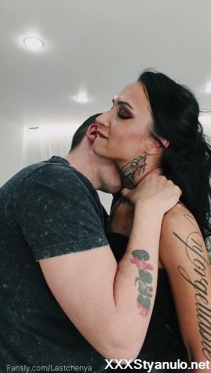 World Of Kisses - A Hot Milf In A Leather Skirt Passionately Kisses Me And Jerks Me Off [SD]