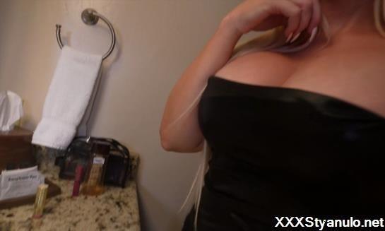 LivAnders69 - Bimbo Slut With Tight Mini Dress Sucks Cock And Gets Fucked In Bathroom While Clubbing [FullHD]