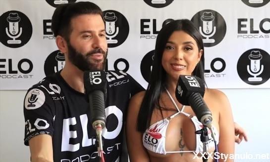 Elo Picante - Lina Henao Se Atraganta Con La Banana Bien Rico [FullHD]